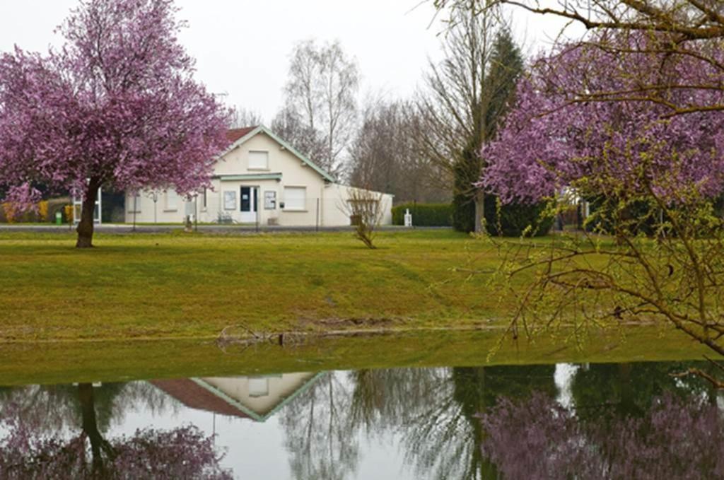 Camping Le Vallage Attigny المظهر الخارجي الصورة